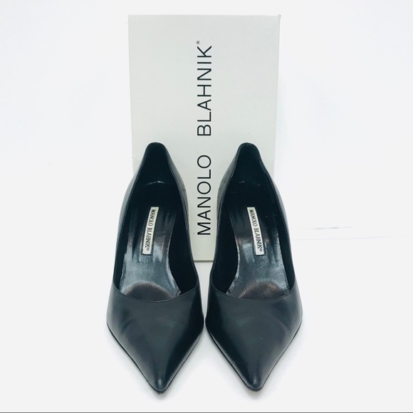 *Classic Black Manolo Blahnik Pumps* - Picture 3 of 11